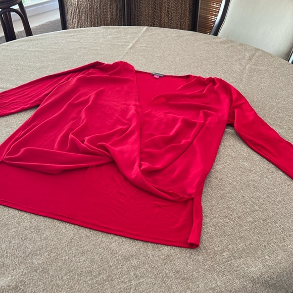 Red twist front top.  Size XL - Picture 1 of 4